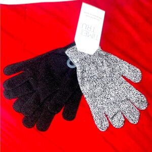 2 pair of gloves